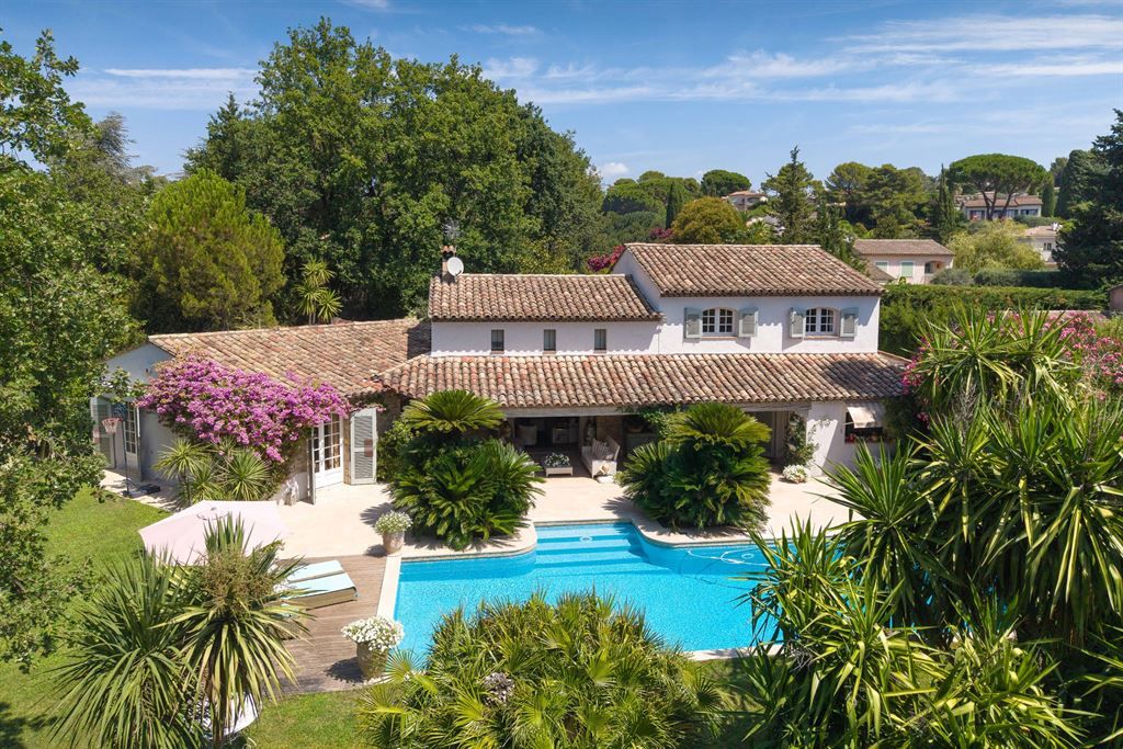 luxury villa 7 Rooms for sale on MOUGINS (06250)