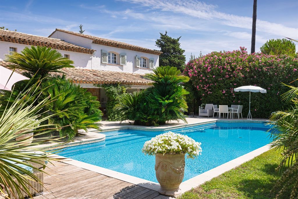 luxury villa 7 Rooms for sale on MOUGINS (06250)