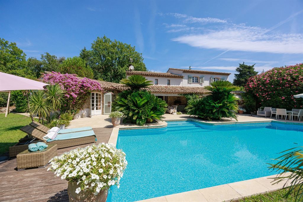 luxury villa 7 Rooms for sale on MOUGINS (06250)