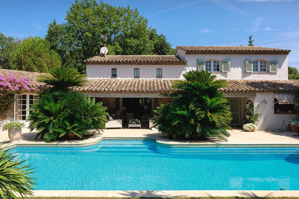 luxury villa 7 Rooms for sale on MOUGINS (06250)