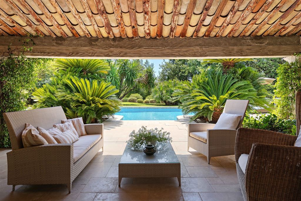 luxury villa 7 Rooms for sale on MOUGINS (06250)