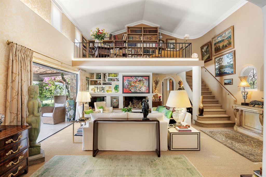 luxury villa 7 Rooms for sale on MOUGINS (06250)