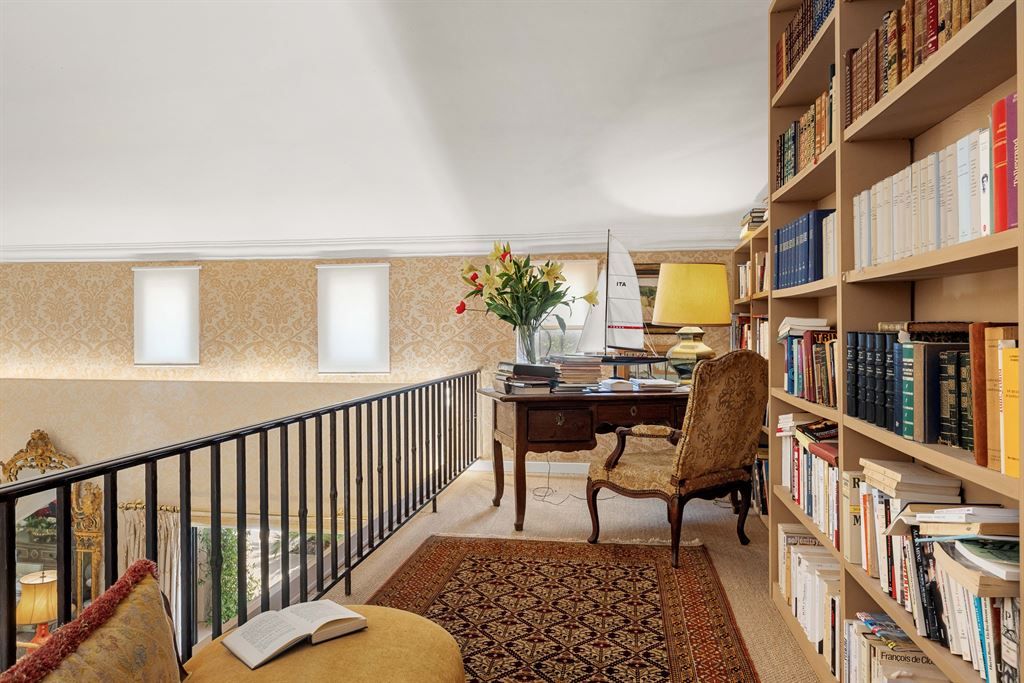 luxury villa 7 Rooms for sale on MOUGINS (06250)