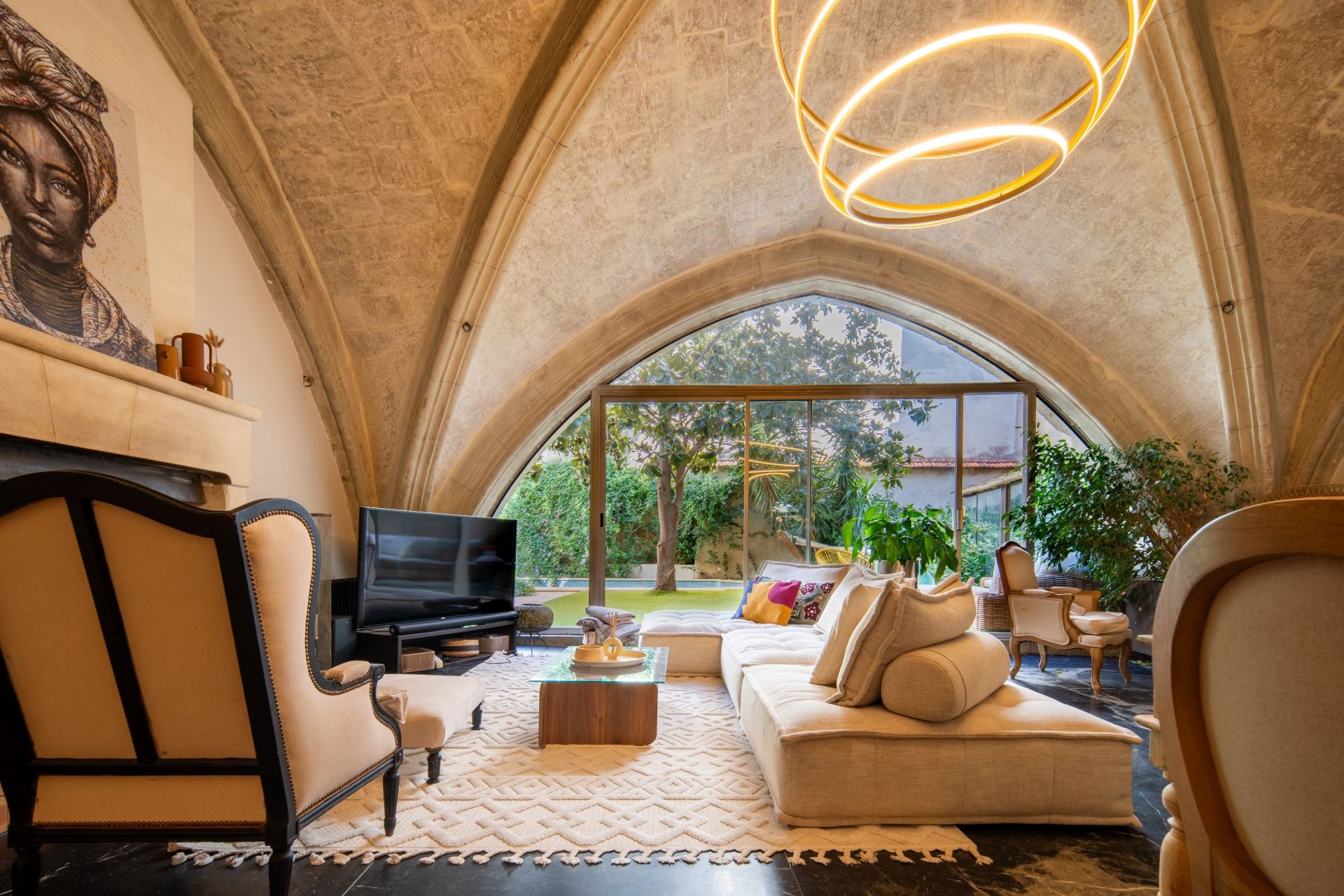 luxury house 5 Rooms for sale on NARBONNE (11100)