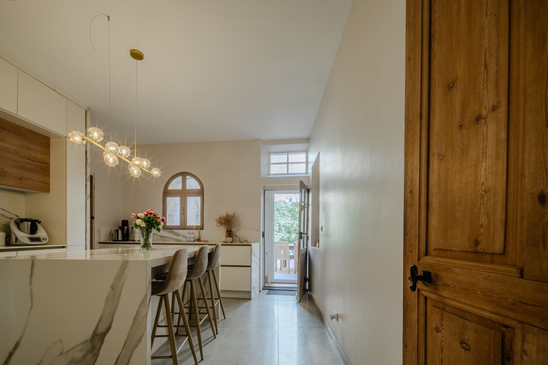 luxury house 5 Rooms for sale on NARBONNE (11100)