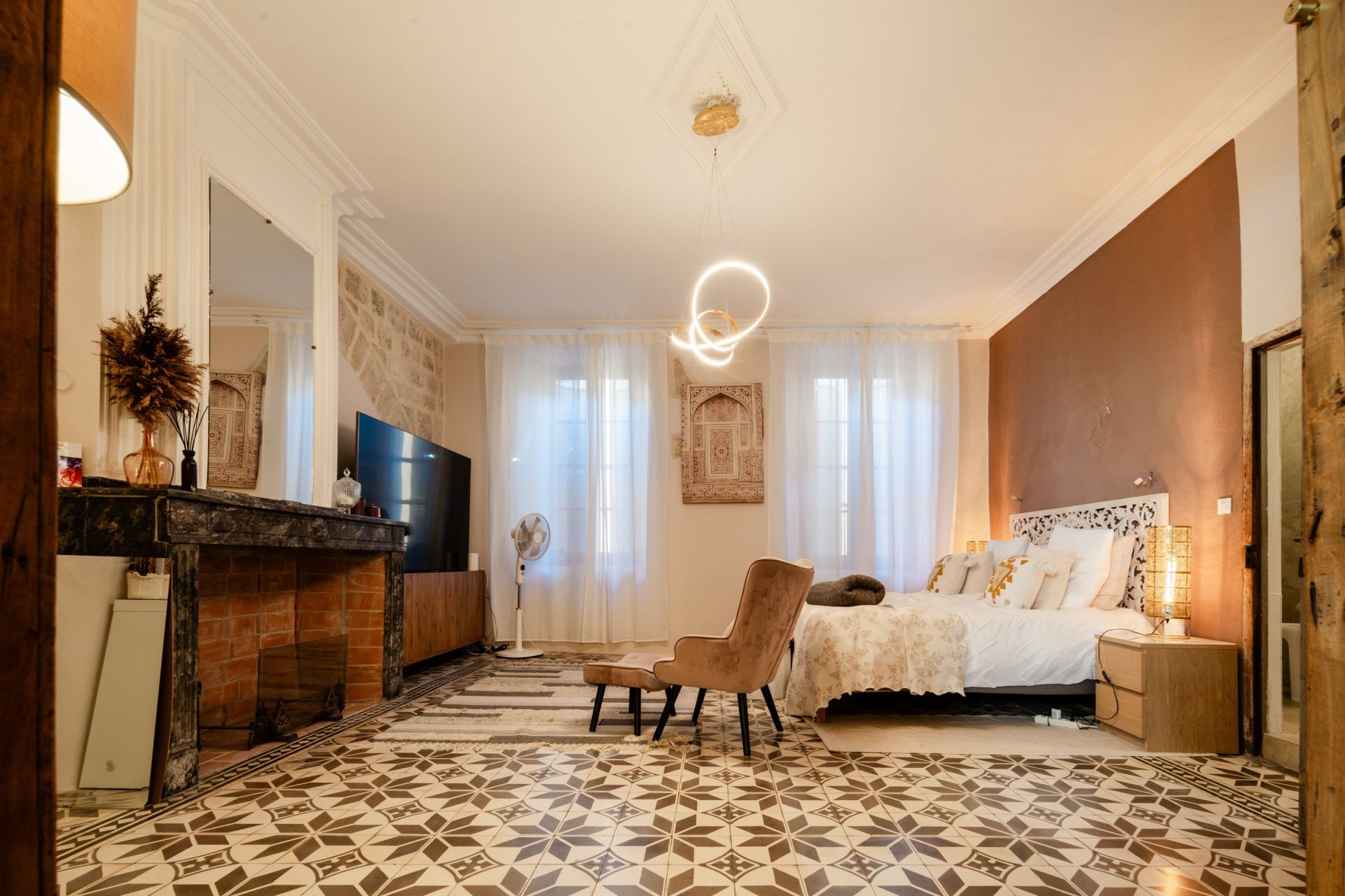 luxury house 5 Rooms for sale on NARBONNE (11100)