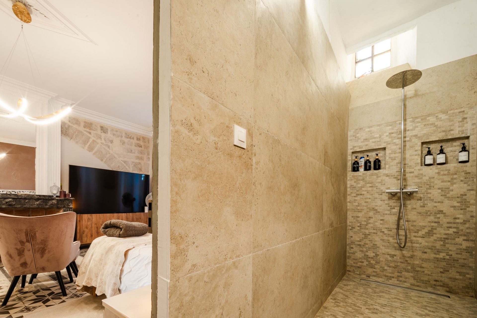luxury house 5 Rooms for sale on NARBONNE (11100)