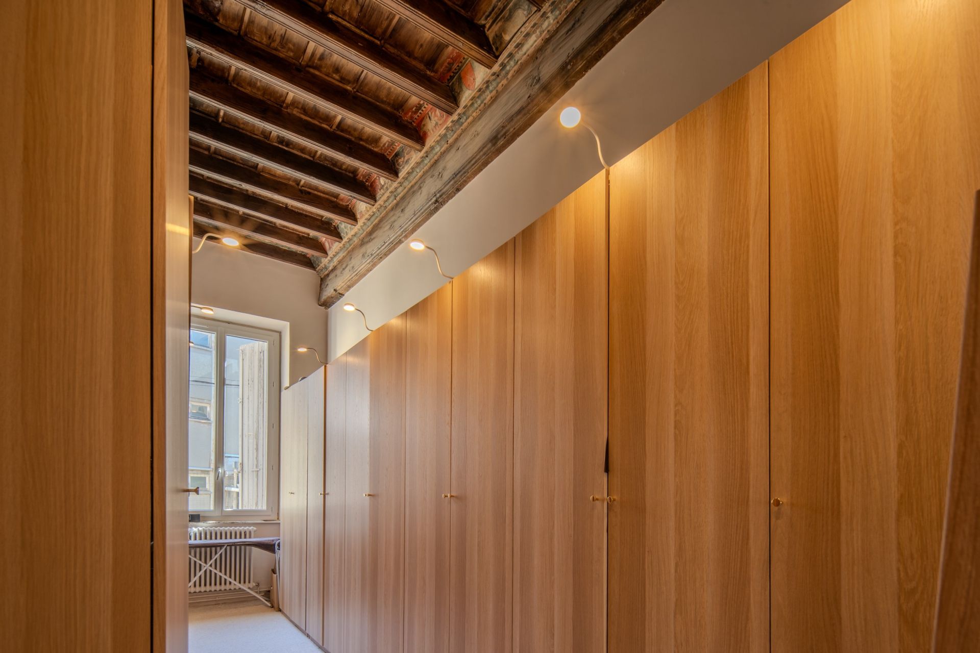 luxury house 5 Rooms for sale on NARBONNE (11100)
