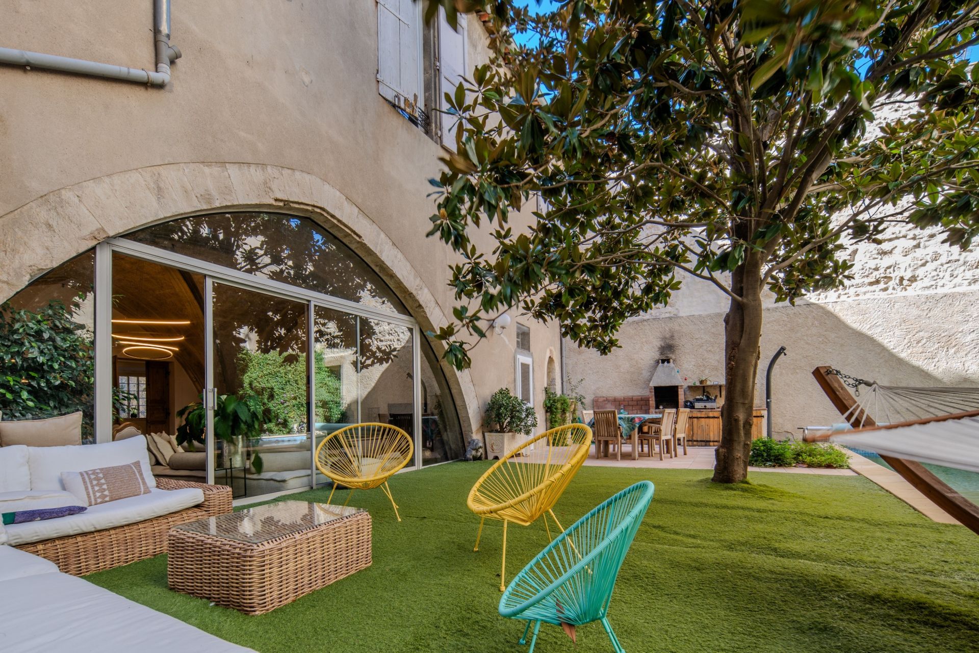 luxury house 5 Rooms for sale on NARBONNE (11100)