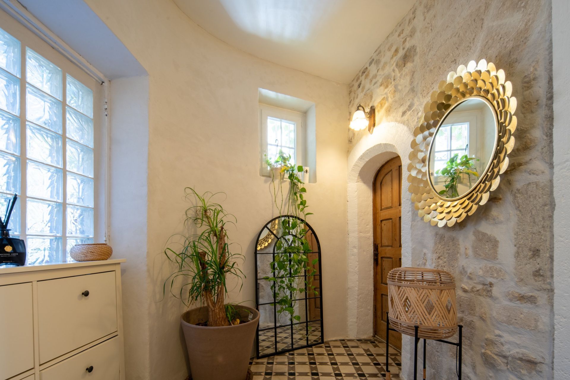 luxury house 5 Rooms for sale on NARBONNE (11100)