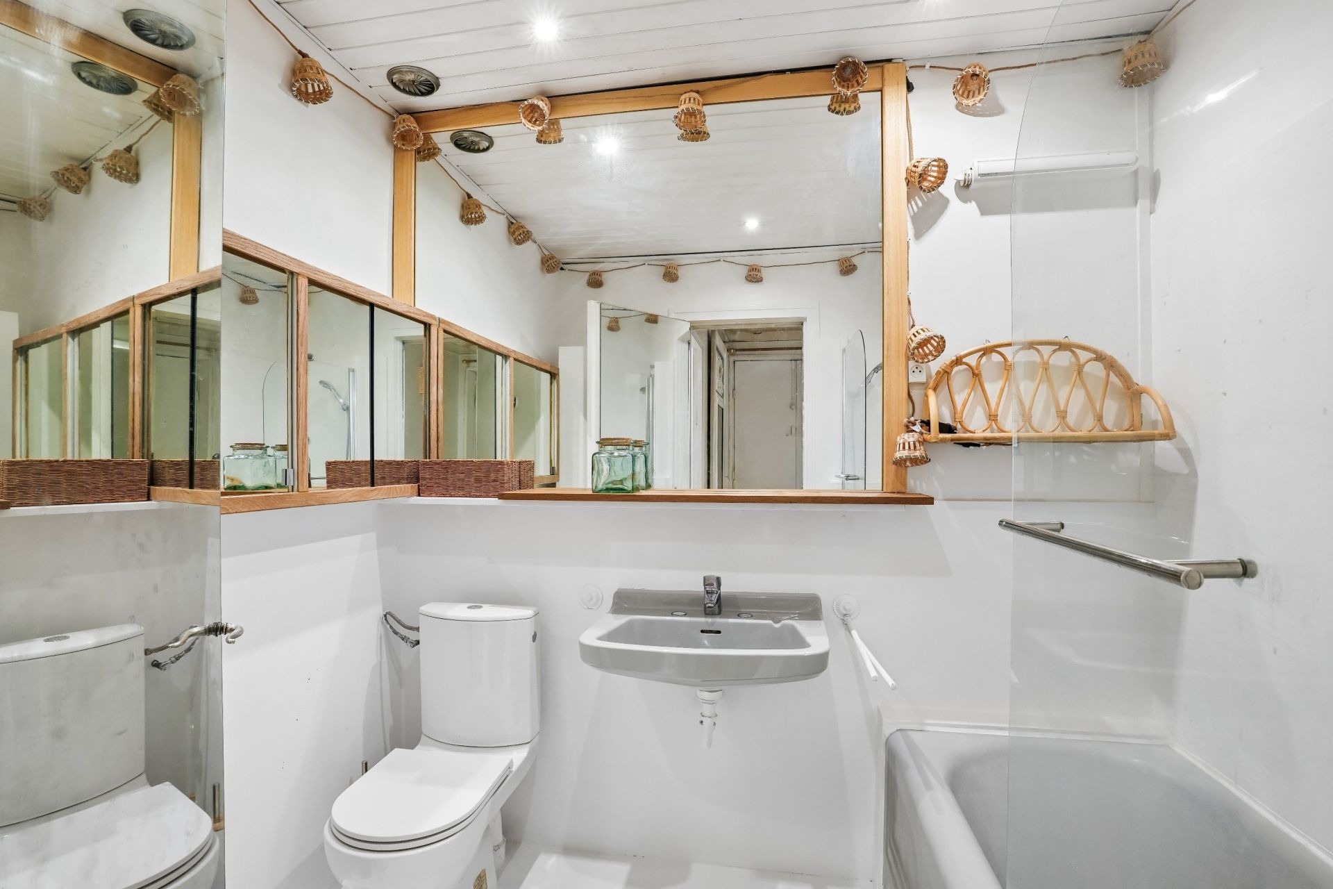 luxury apartment 4 Rooms for sale on PARIS (75009)