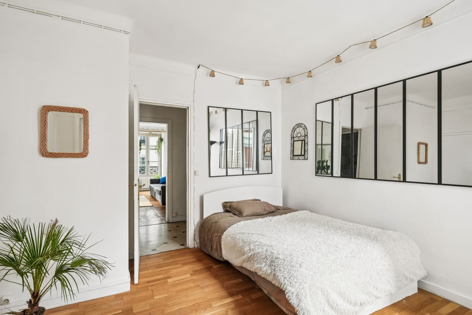 luxury apartment 4 Rooms for sale on PARIS (75009)