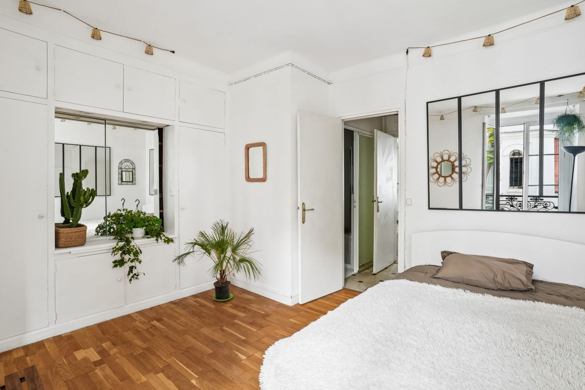 luxury apartment 4 Rooms for sale on PARIS (75009)