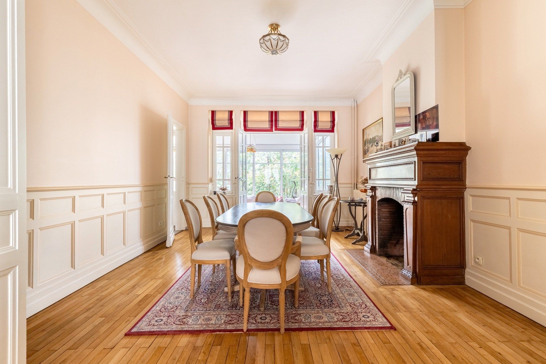luxury house 10 Rooms for sale on BORDEAUX (33000)
