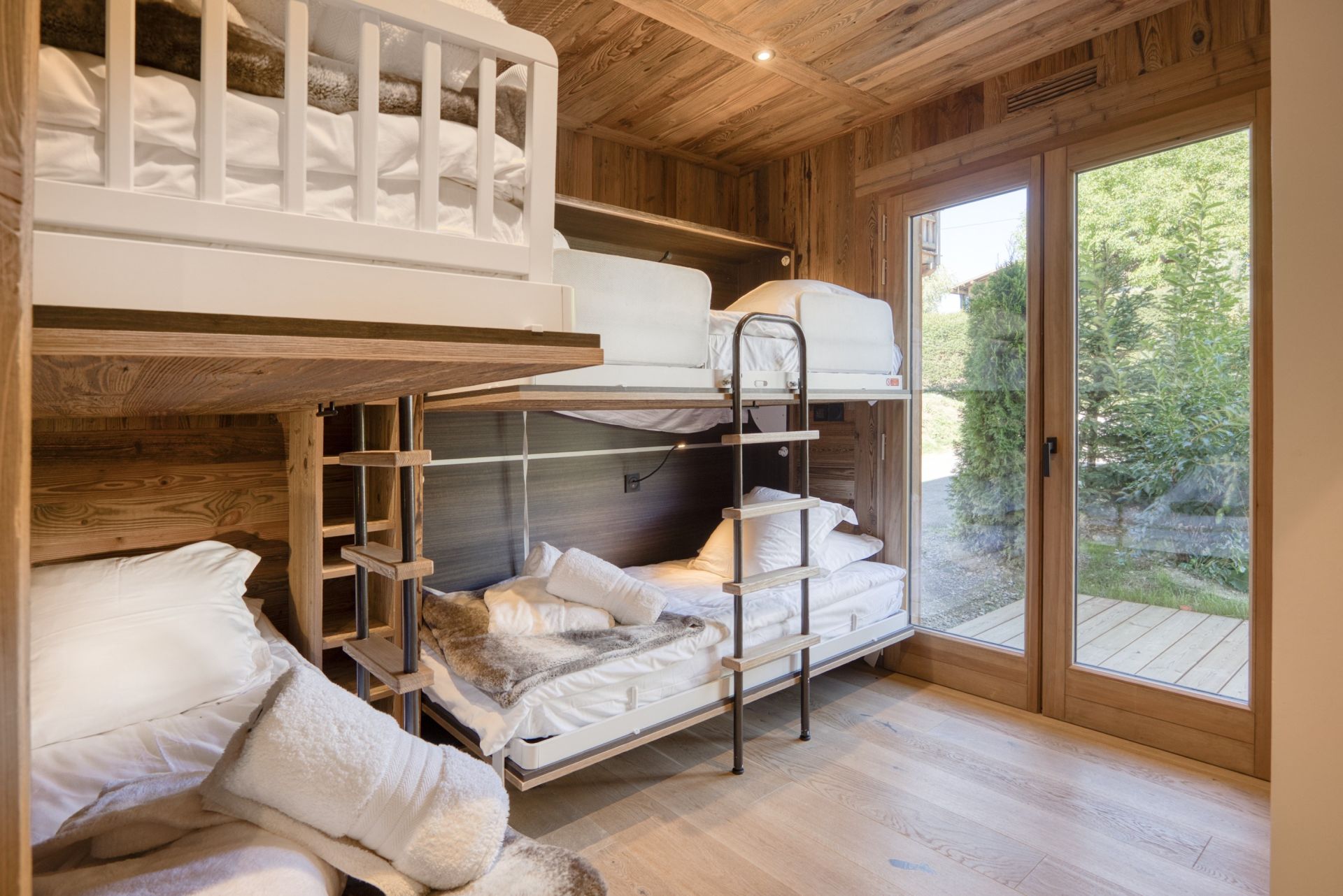 luxury chalet 7 Rooms for seasonal rent on MEGEVE (74120)