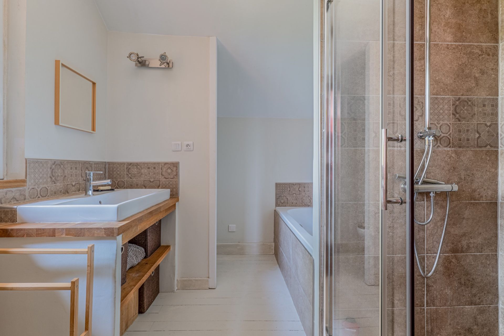 luxury house 8 Rooms for sale on TASSIN LA DEMI LUNE (69160)