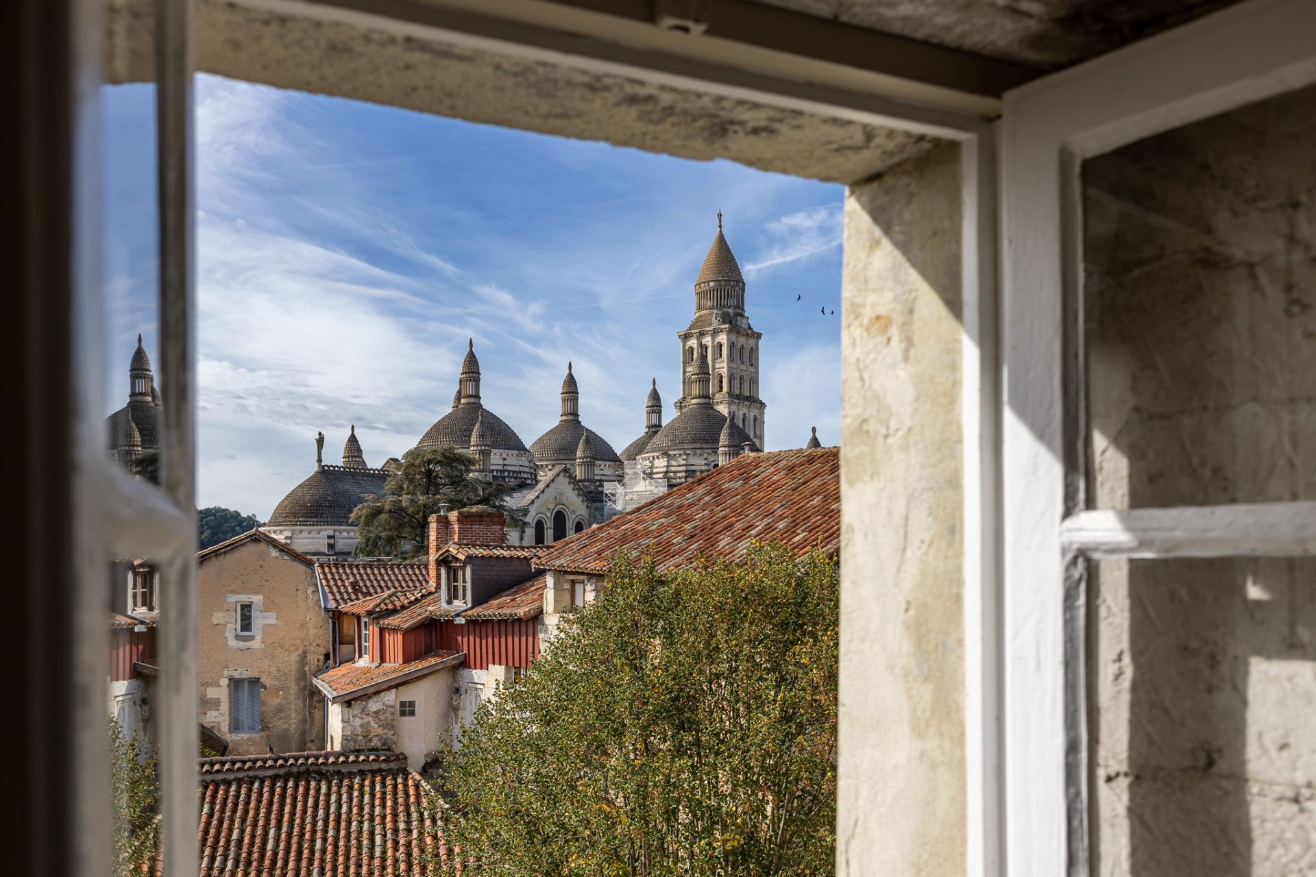 luxury house 13 Rooms for sale on PERIGUEUX (24000)