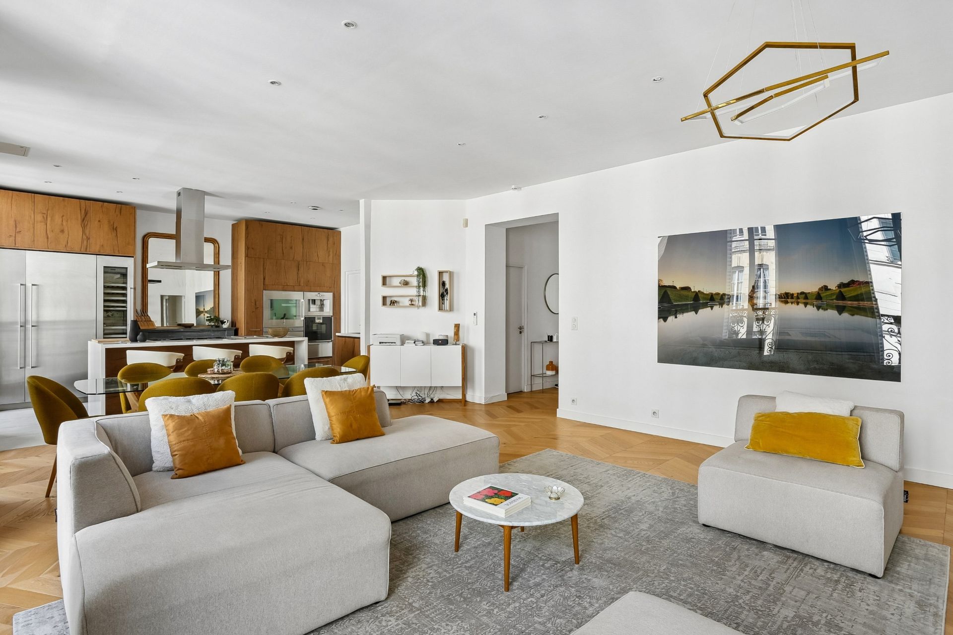 luxury apartment 5 Rooms for sale on PARIS (75001)