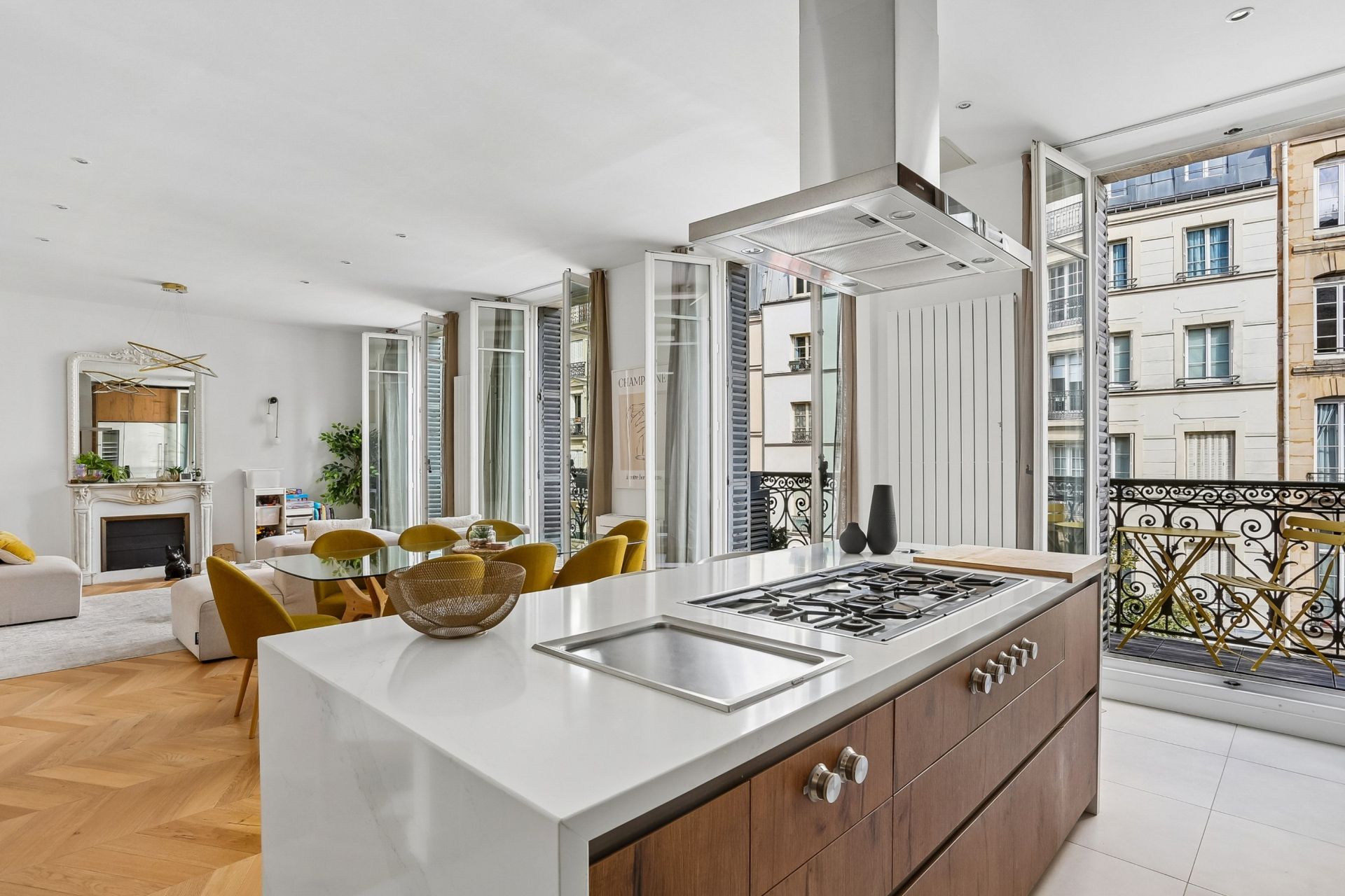 luxury apartment 5 Rooms for sale on PARIS (75001)