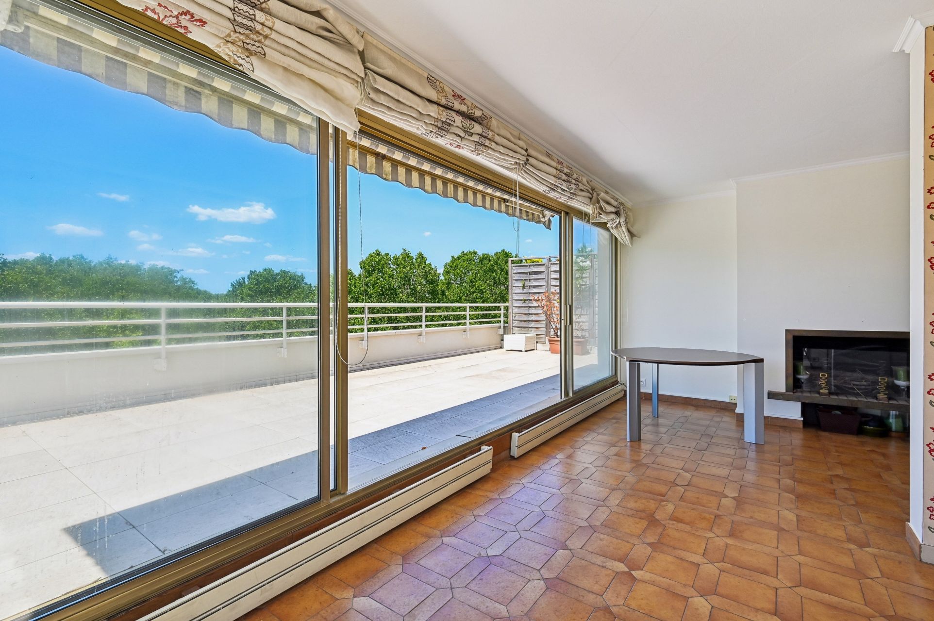 luxury apartment 6 Rooms for sale on NEUILLY SUR SEINE (92200)