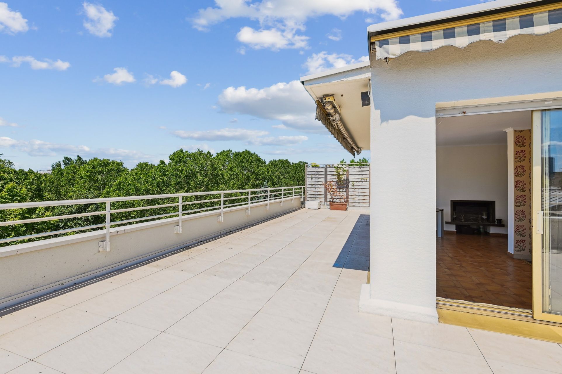 luxury apartment 6 Rooms for sale on NEUILLY SUR SEINE (92200)