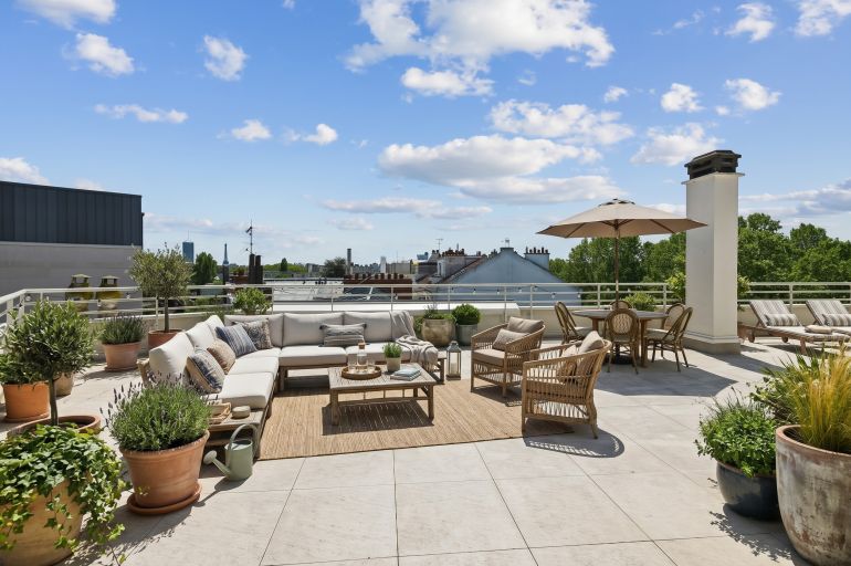 luxury apartment 6 Rooms for sale on NEUILLY SUR SEINE (92200)
