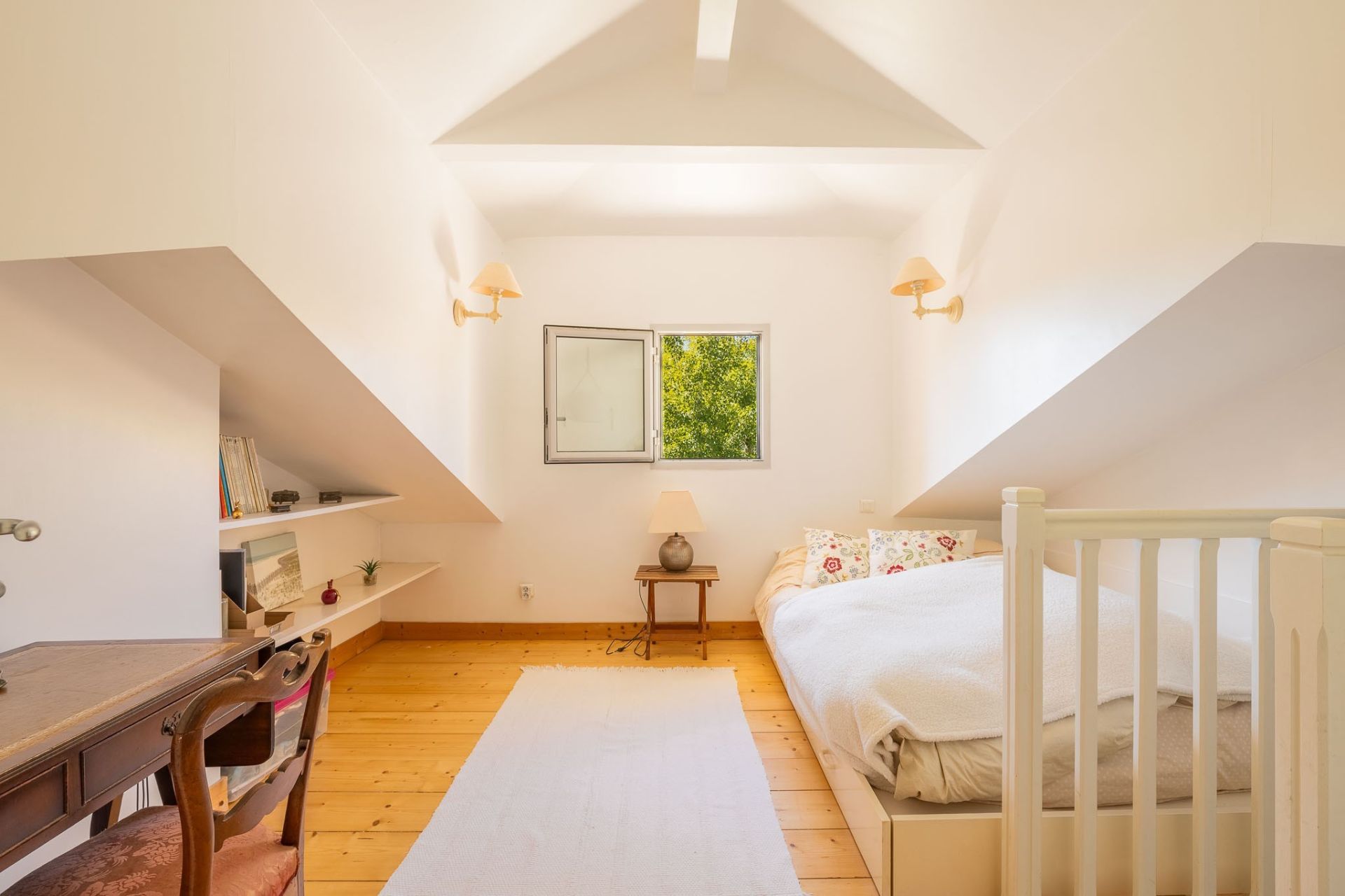 luxury house 8 Rooms for sale on BORDEAUX (33200)