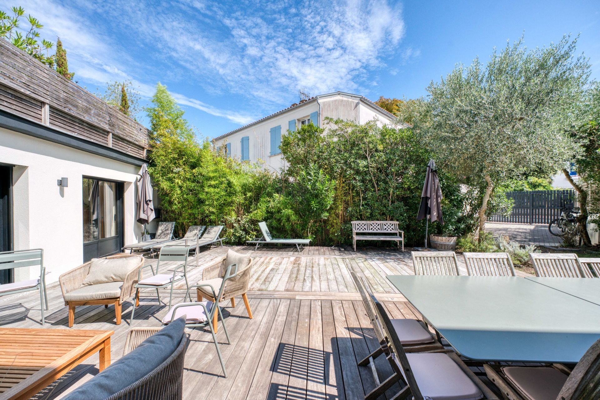 luxury house 8 Rooms for sale on ST PALAIS SUR MER (17420)
