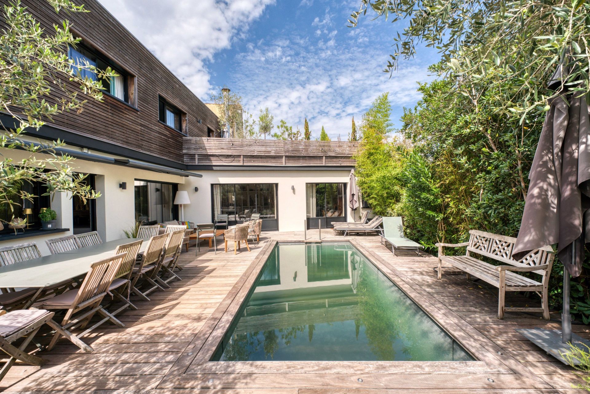 luxury house 8 Rooms for sale on ST PALAIS SUR MER (17420)