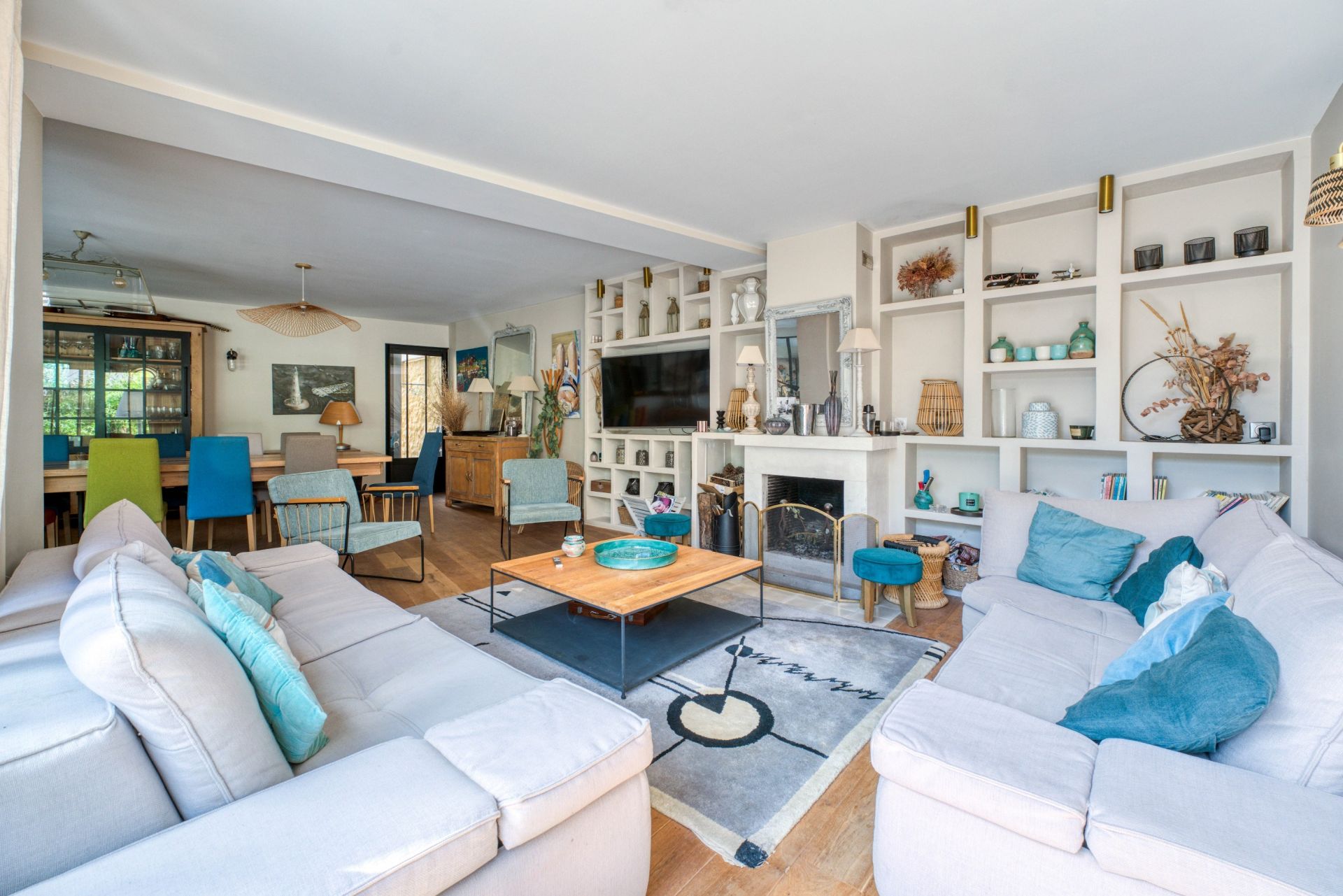 luxury house 8 Rooms for sale on ST PALAIS SUR MER (17420)
