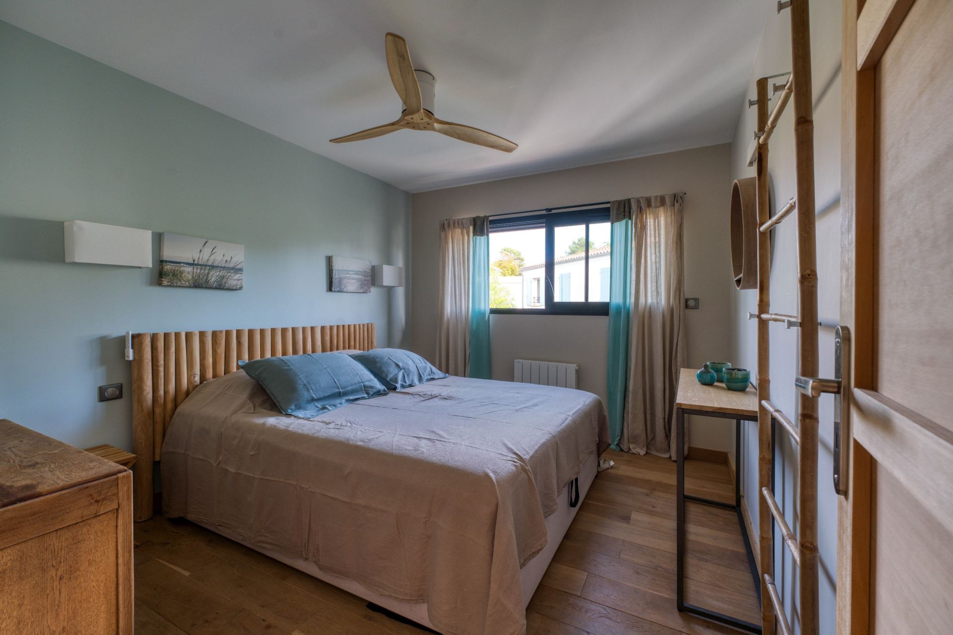 luxury house 8 Rooms for sale on ST PALAIS SUR MER (17420)