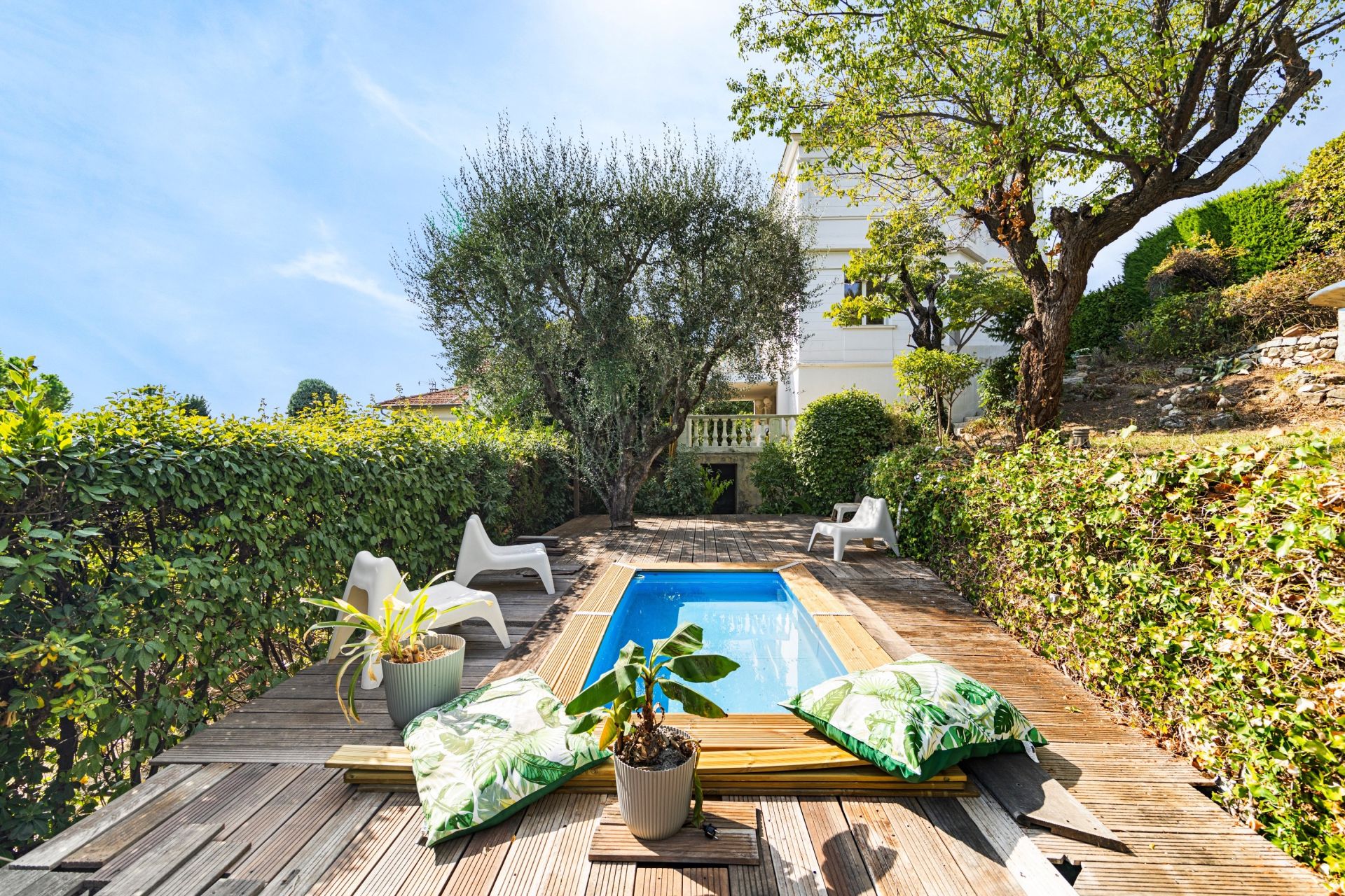luxury villa 4 Rooms for sale on NICE (06000)