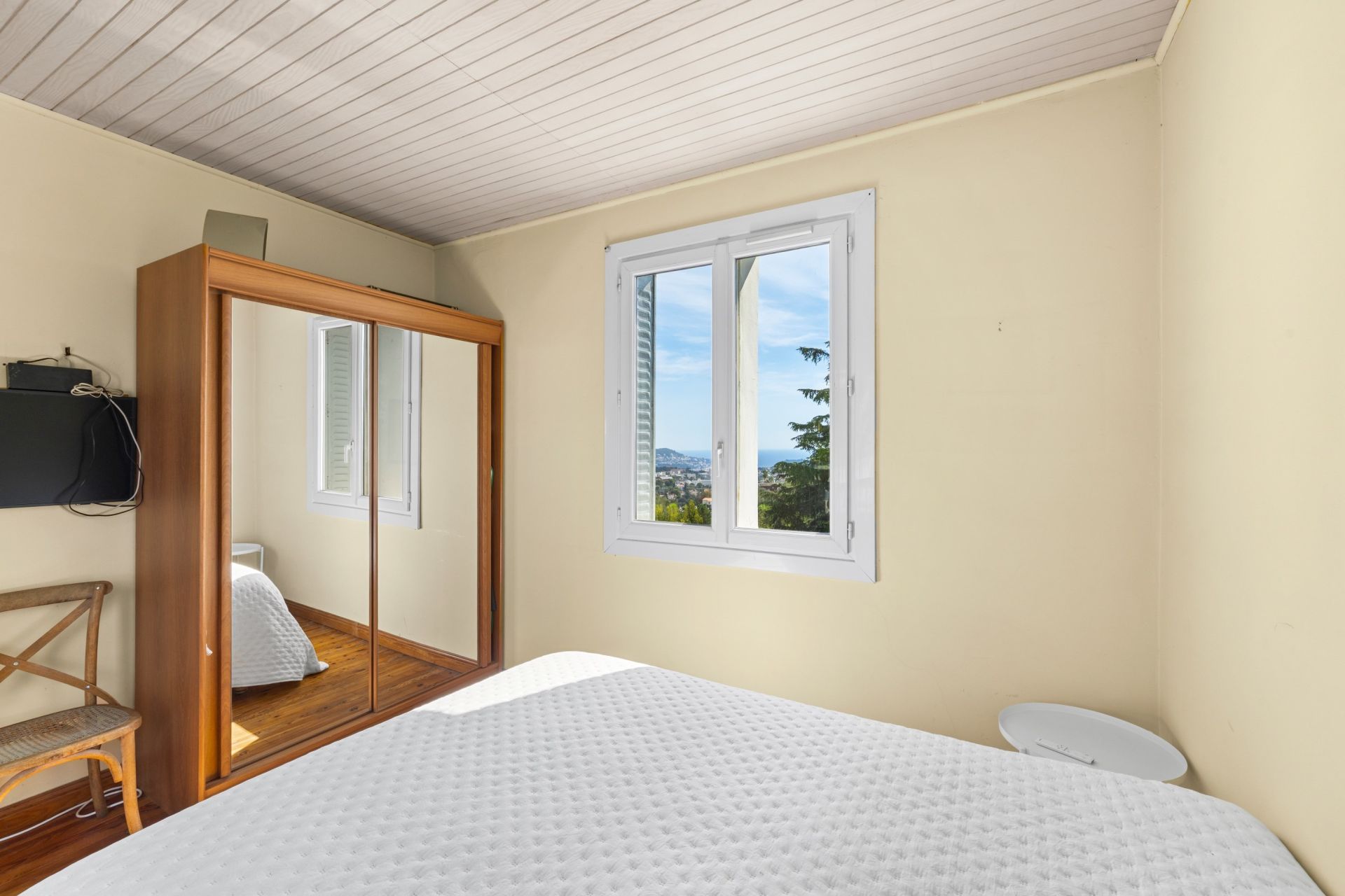 luxury villa 4 Rooms for sale on NICE (06000)
