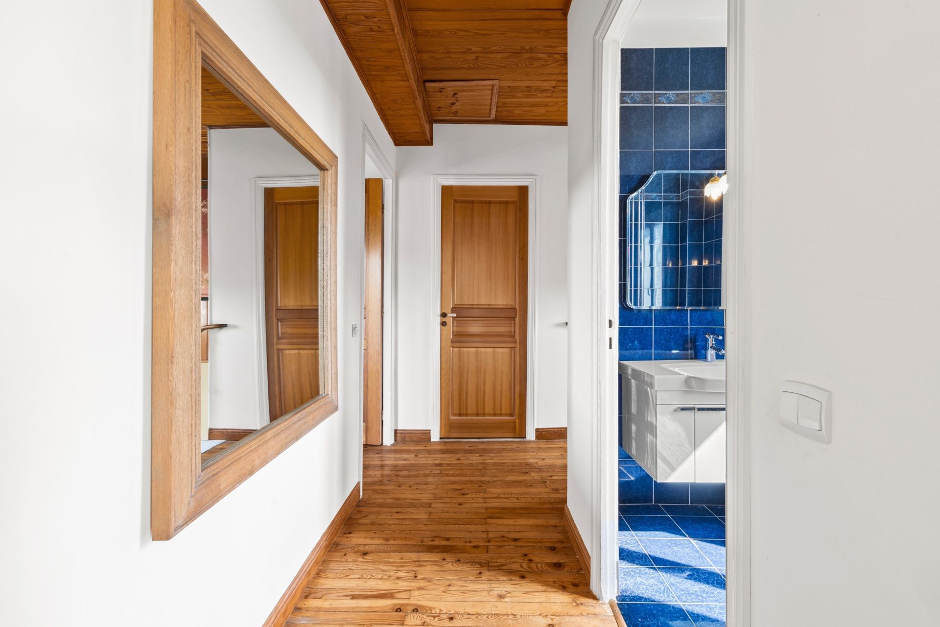 luxury villa 4 Rooms for sale on NICE (06000)