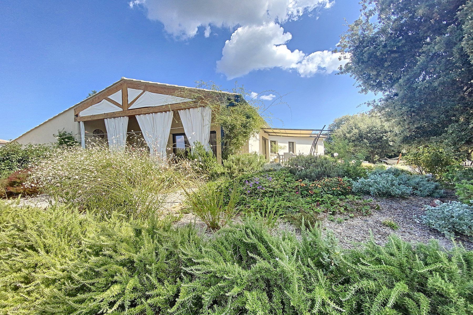 villa de luxe 5 Pièces en vente sur UZES (30700)