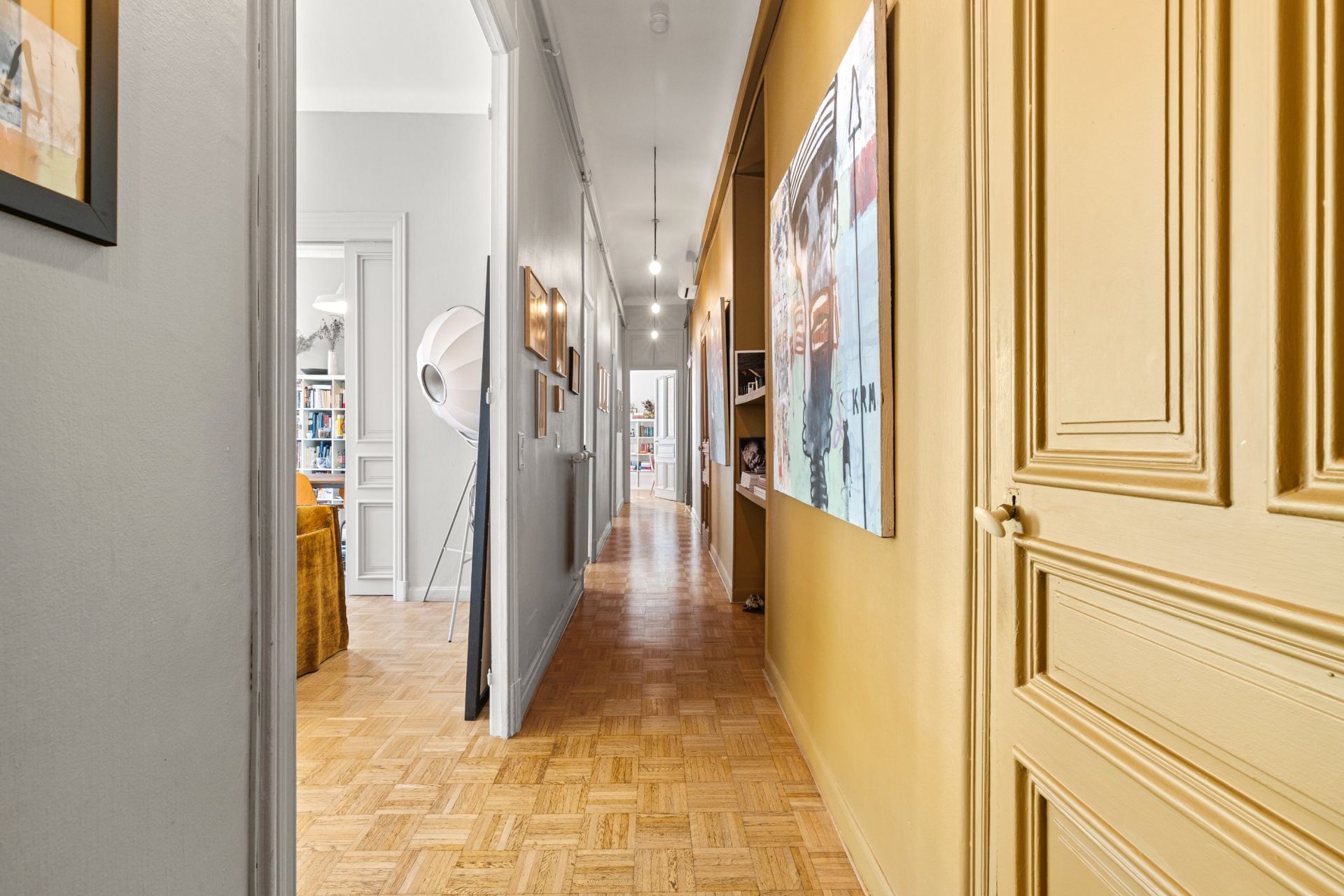 luxury apartment 5 Rooms for sale on NICE (06000)