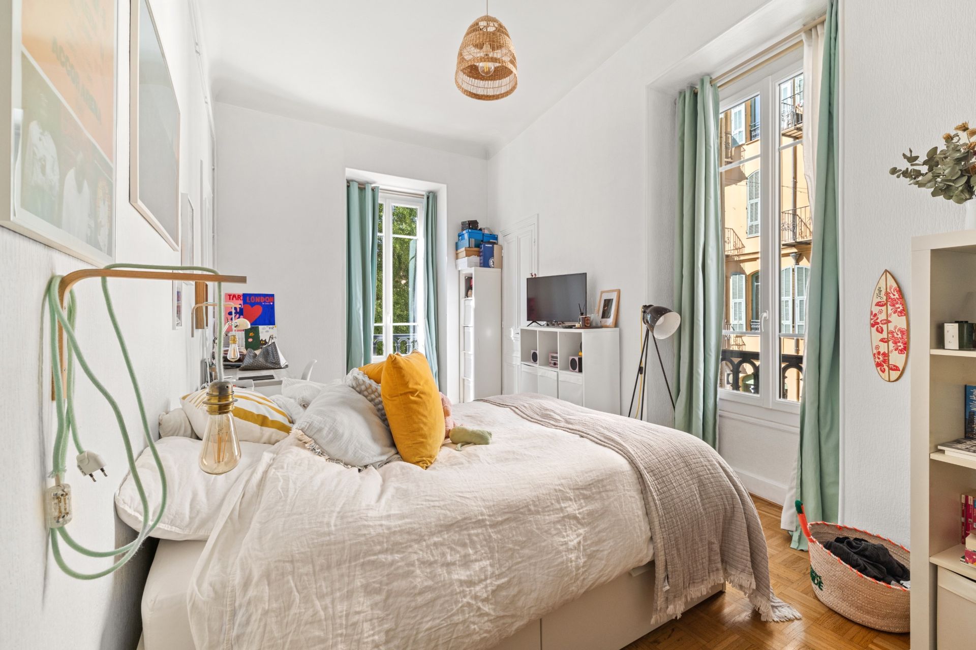 luxury apartment 5 Rooms for sale on NICE (06000)
