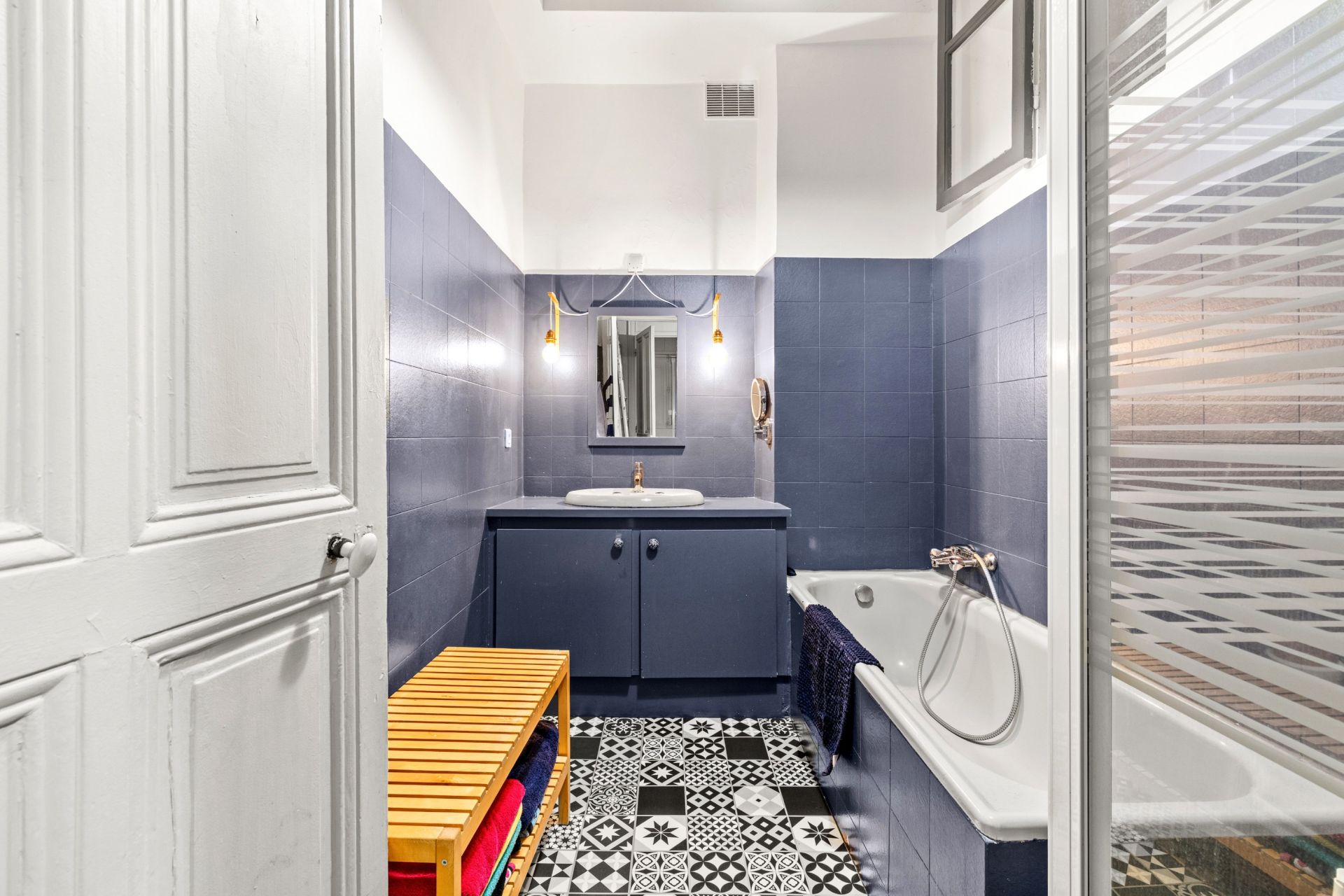 luxury apartment 5 Rooms for sale on NICE (06000)