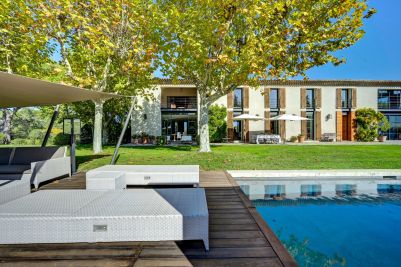 Sale Luxury house Aix-en-Provence 13&nbsp;Rooms 1025&nbsp;m²