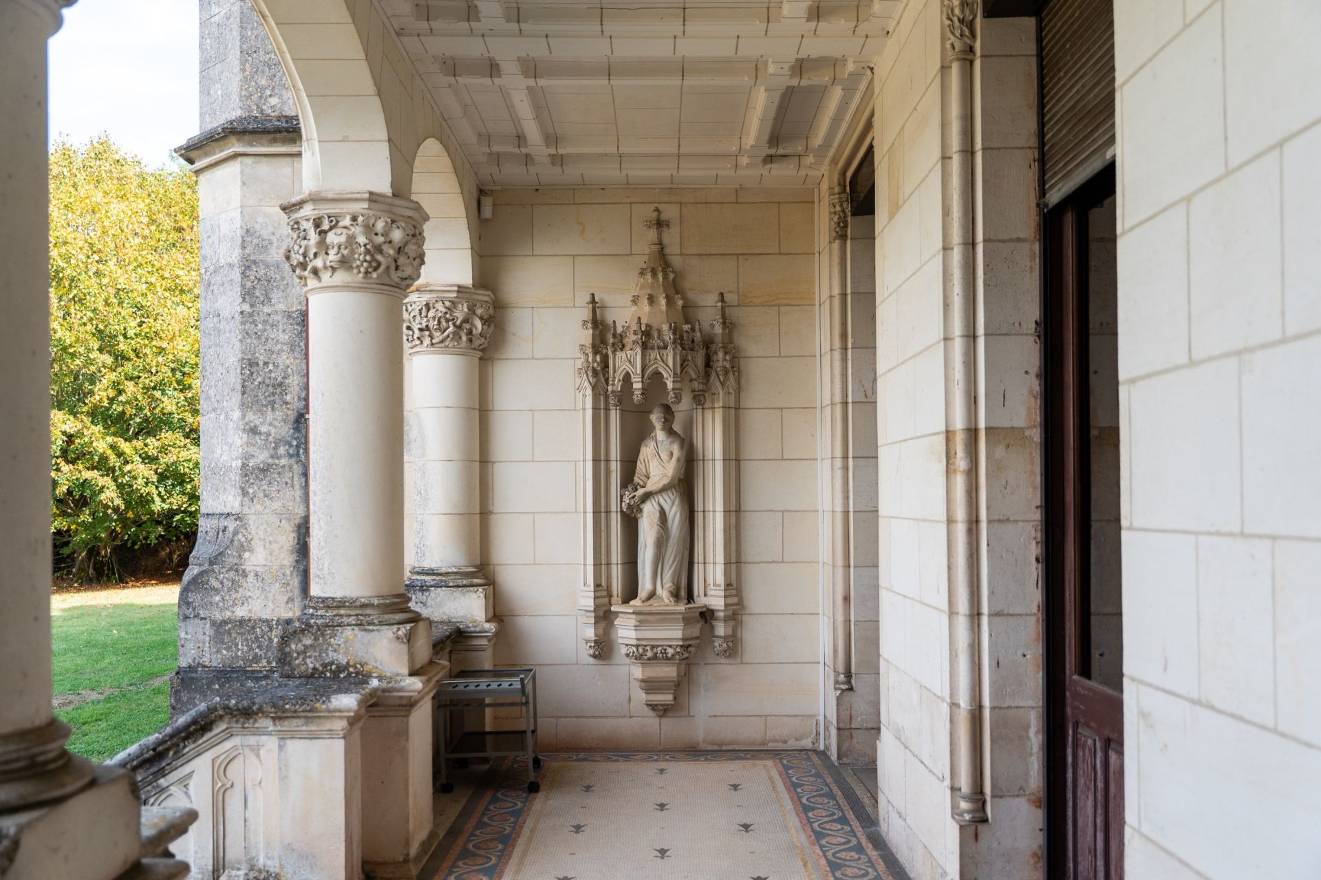 château 23 Pièces en vente sur FONTCOUVERTE (17100)