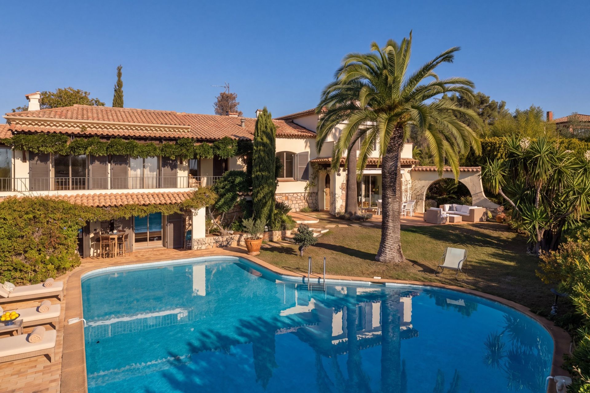 maison provençale de luxe 5 Pièces en vente sur VALLAURIS (06220)