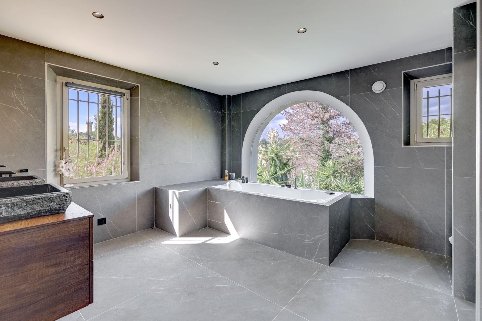 maison provençale de luxe 5 Pièces en vente sur VALLAURIS (06220)