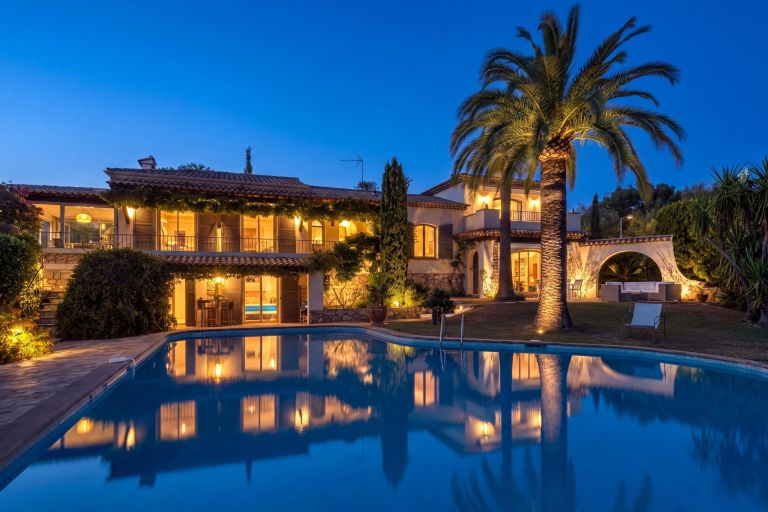 maison provençale de luxe 5 Pièces en vente sur VALLAURIS (06220)