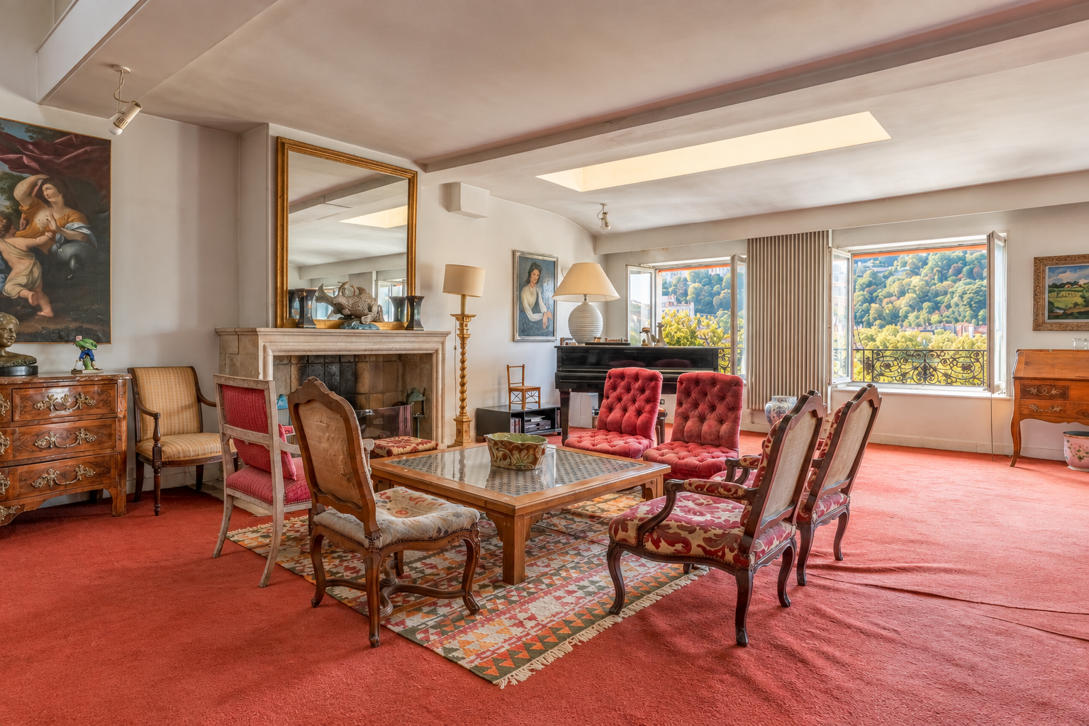 luxury apartment 6 Rooms for sale on LYON (69002)