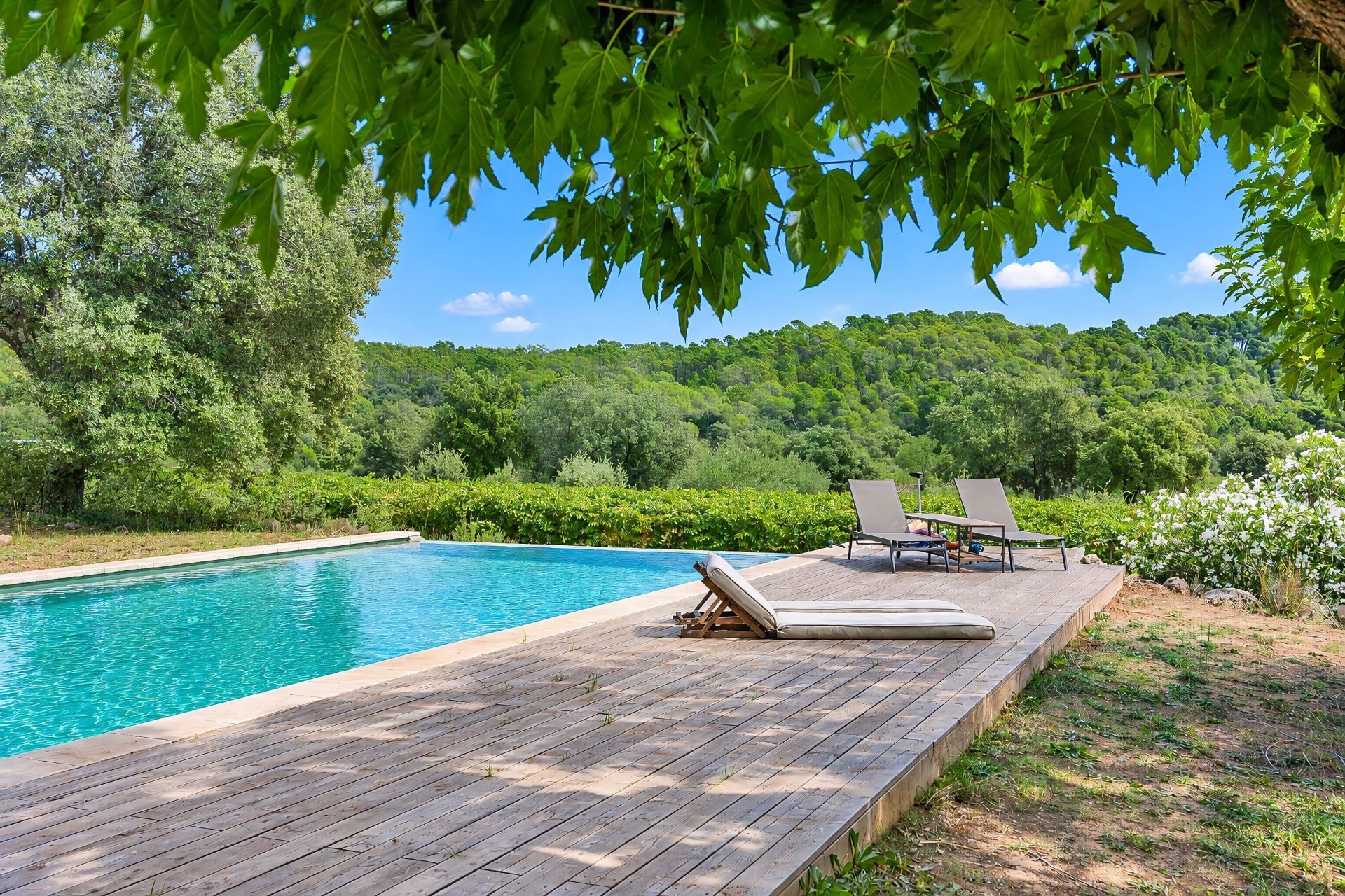 propriété de luxe 10 Pièces en vente sur COTIGNAC (83570)