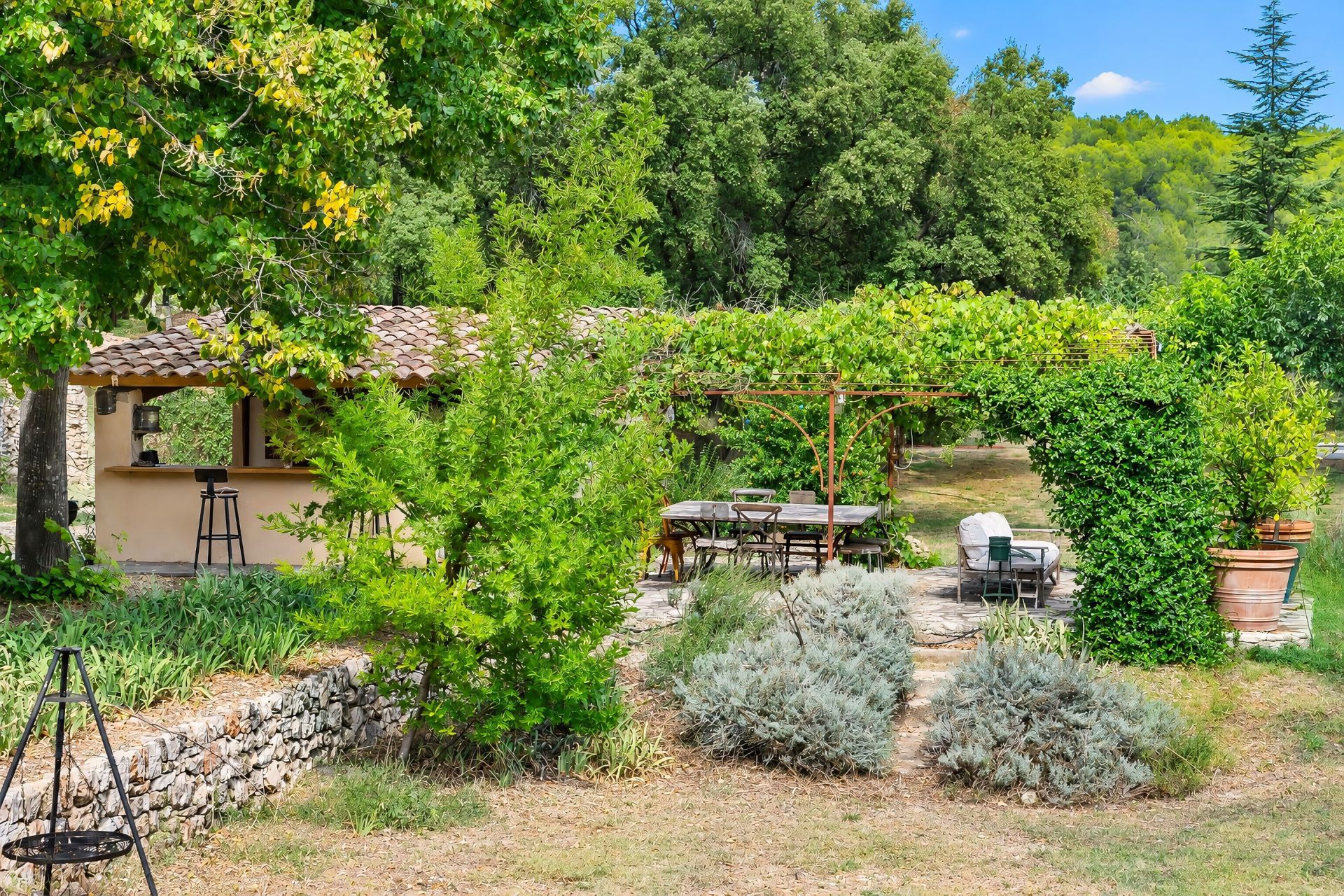 propriété de luxe 10 Pièces en vente sur COTIGNAC (83570)