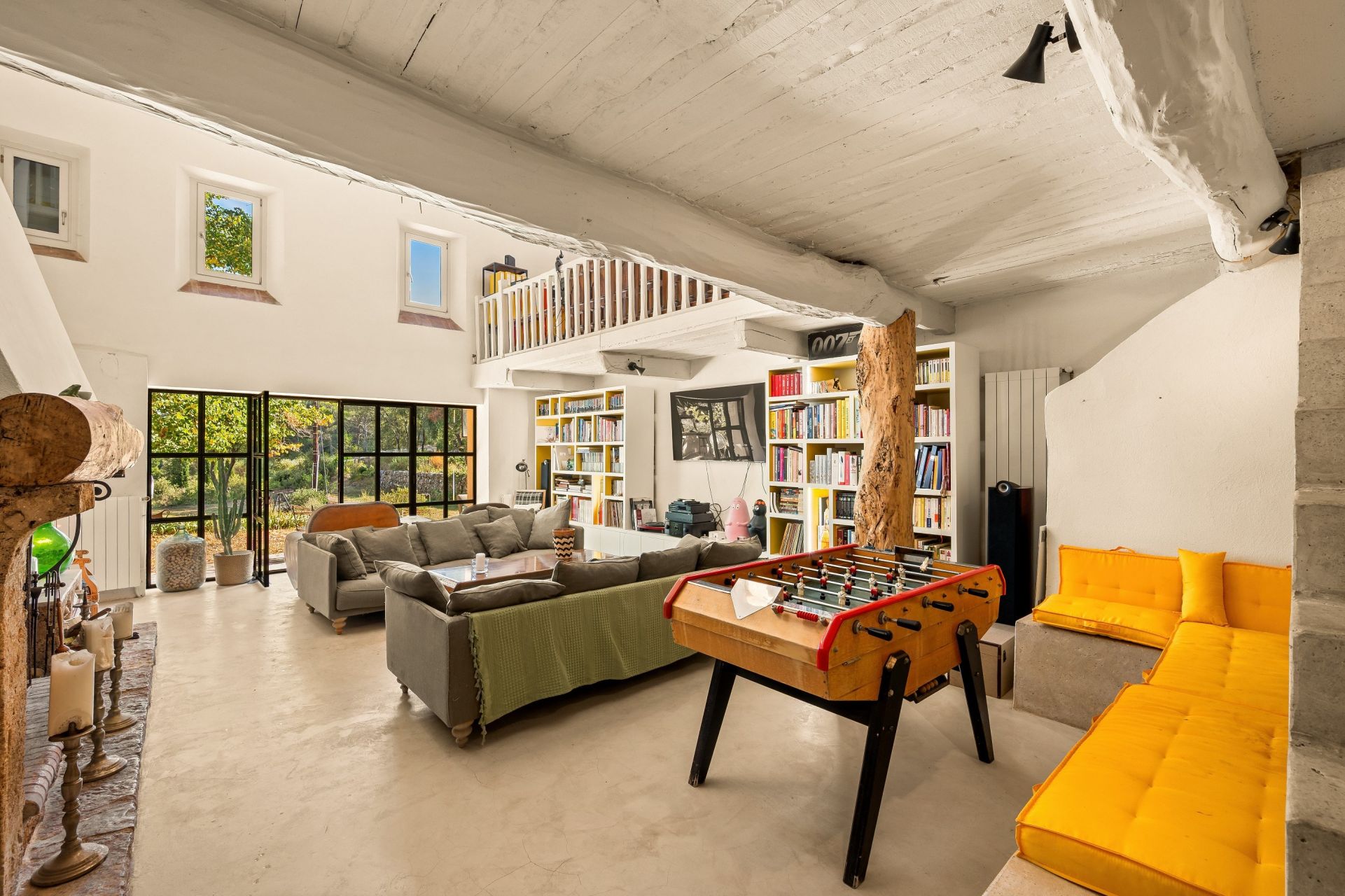 propriété de luxe 10 Pièces en vente sur COTIGNAC (83570)