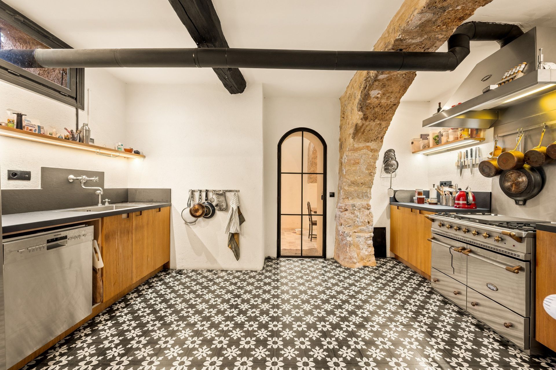 propriété de luxe 10 Pièces en vente sur COTIGNAC (83570)