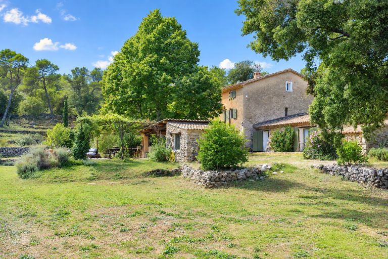 propriété de luxe 10 Pièces en vente sur COTIGNAC (83570)