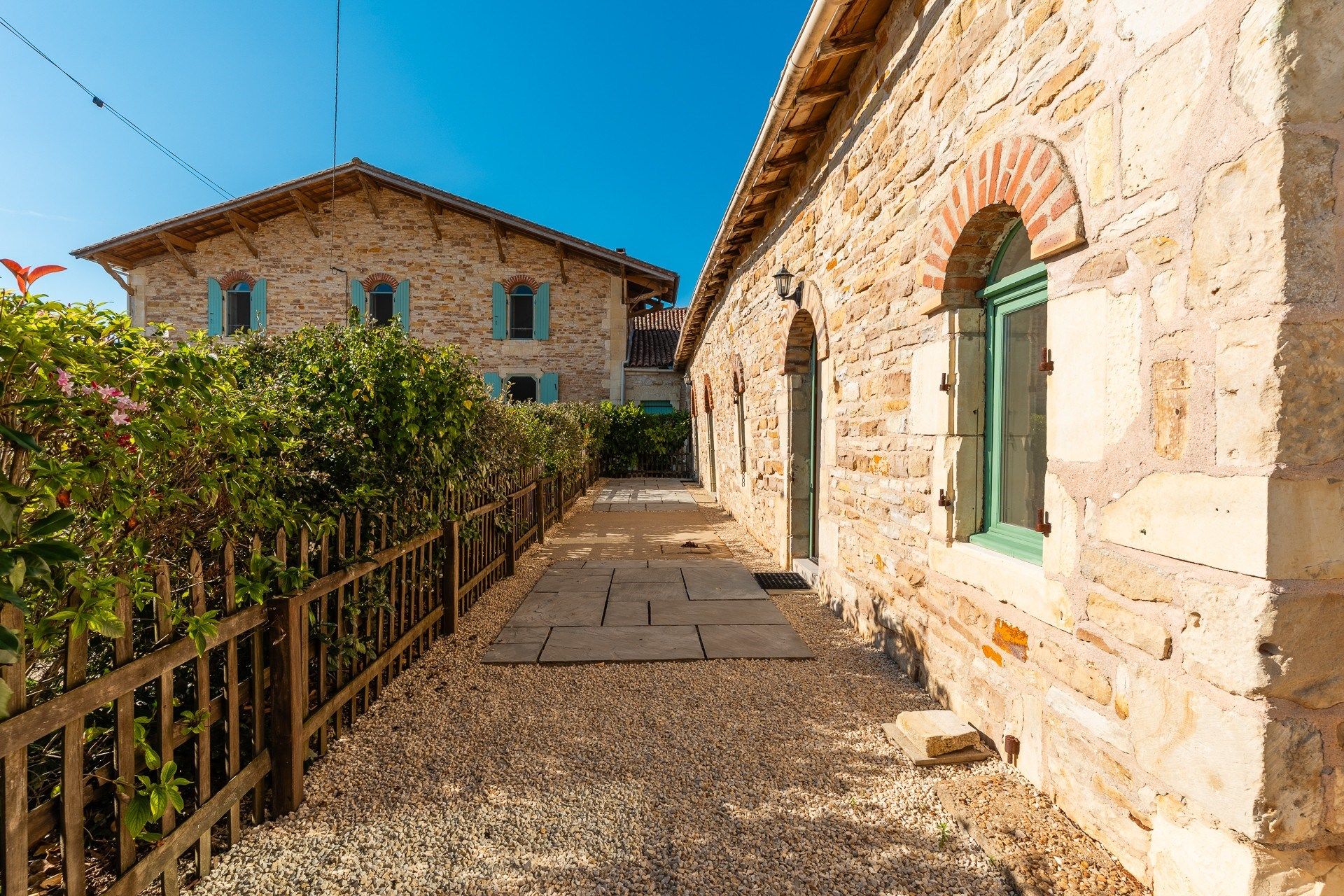 luxury house 9 Rooms for sale on MAIRE LEVESCAULT (79190)